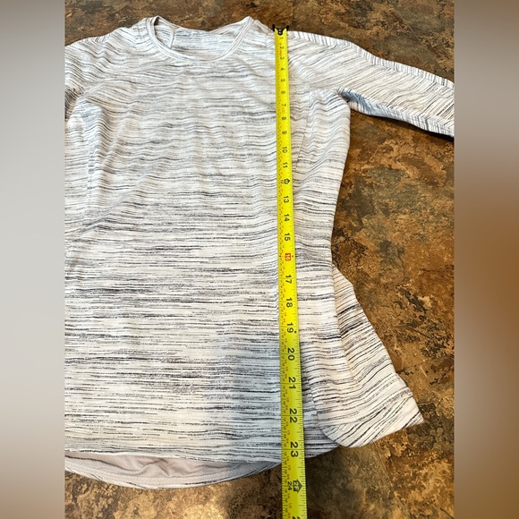 Lululemon Runderful Long Sleeve Space Dye Camo White Silver Spoon Size 8 - Picture 8 of 9